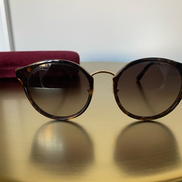 Gucci Round Sunglasses - Picture 2 of 8